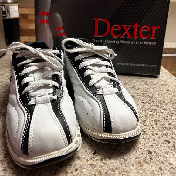 Dexter Bowling Shoes - Picture 1 of 4